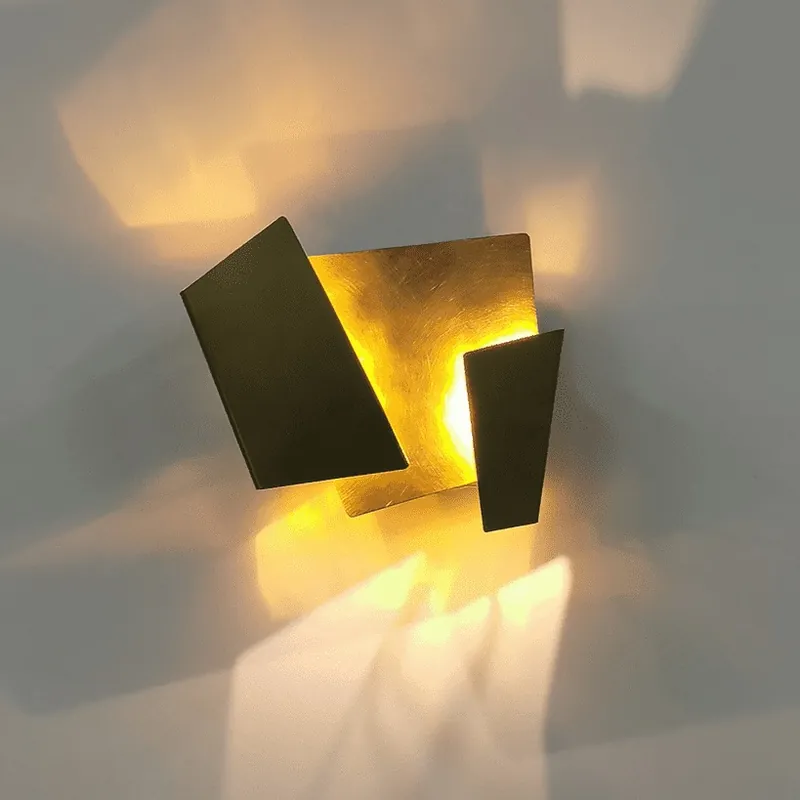Solange Der Vorrat Reicht Licht- und Schattenspiel: Messing-Wandleuchte FOLDED