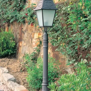 Klassische Gartenleuchte mit Jugendstil-Ornamenten aus Italien Sale