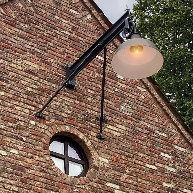Bestseller Große Fabrikstil-Außenlampe mit Umlenkrolle WL 3592